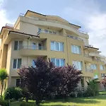 Tatiana Pines Apartament *
