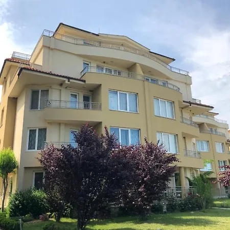 Tatiana Pines Apartament *