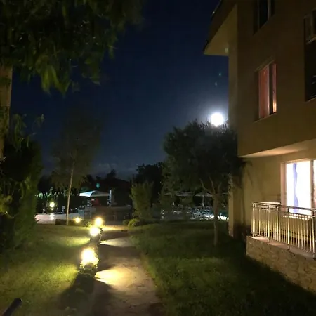 Tatiana Pines Apartament Obzor
